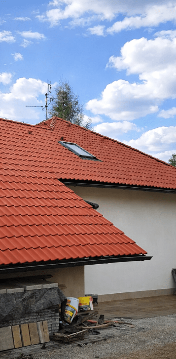 Profesionální mytí fasády a čištění střechy v Lounech po čištění