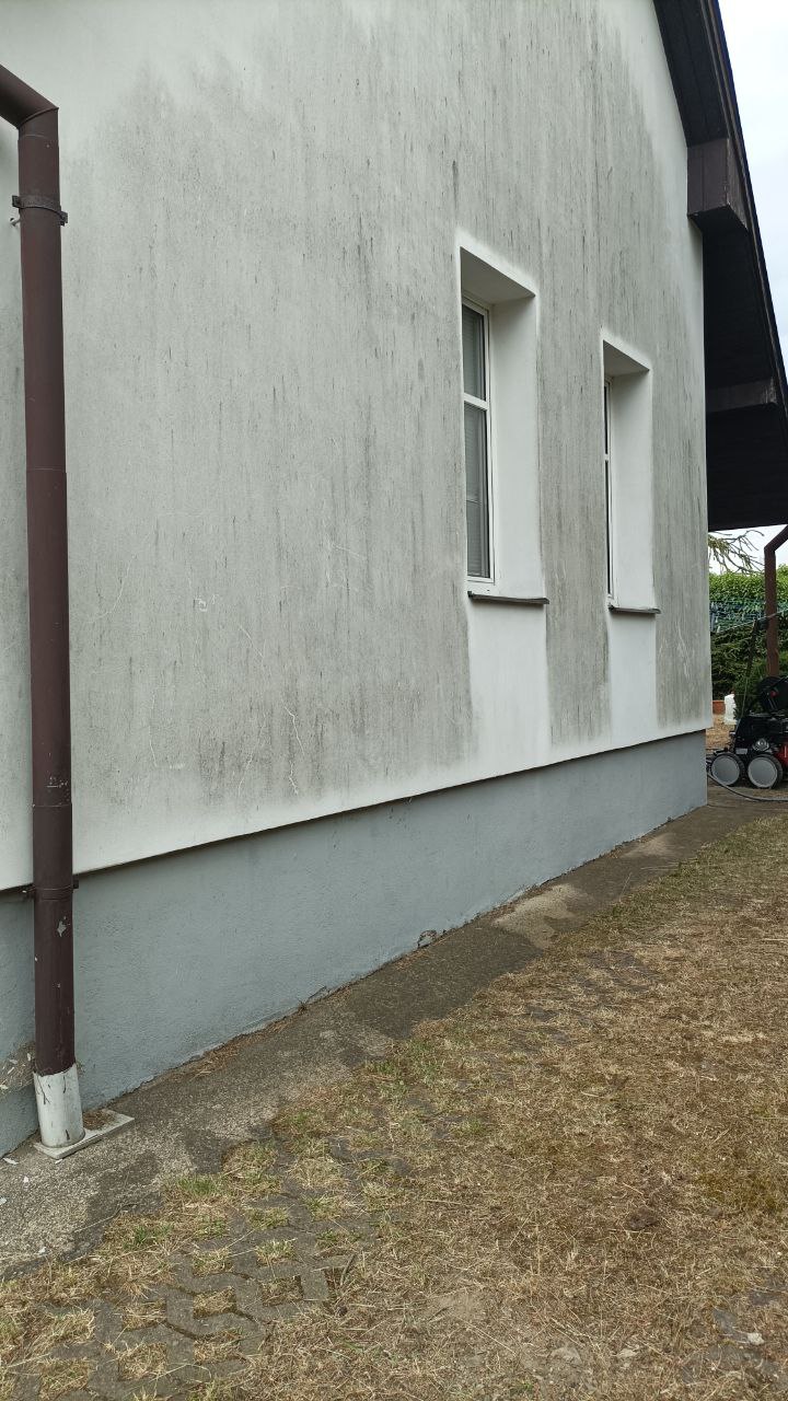 Mytí fasády – Unhošť u Prahy – Středočeský kraj před čištěním